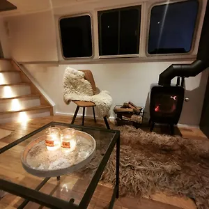https://boathouse-at-unescco-fort-and-magnificent-lake-view.zandvoort-hotels.com